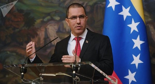 Arreaza: Venezuela evalúa una respuesta recíproca a la irrupción en su Embajada en Washington | .::Agencia IP::.