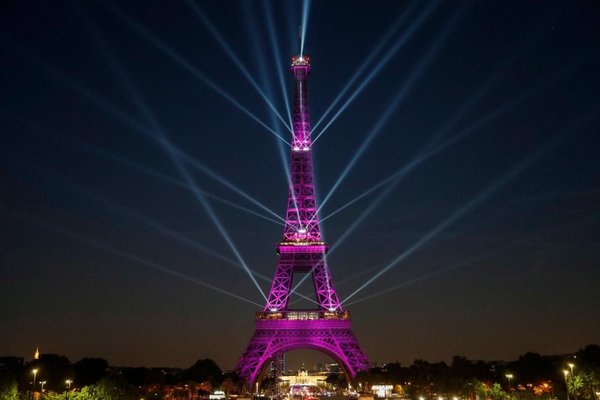 El símbolo de París cumple 130 años - Fotos - ABC Color