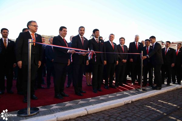 Habilitan restauración del histórico adoquinado del Palacio de López | .::Agencia IP::.