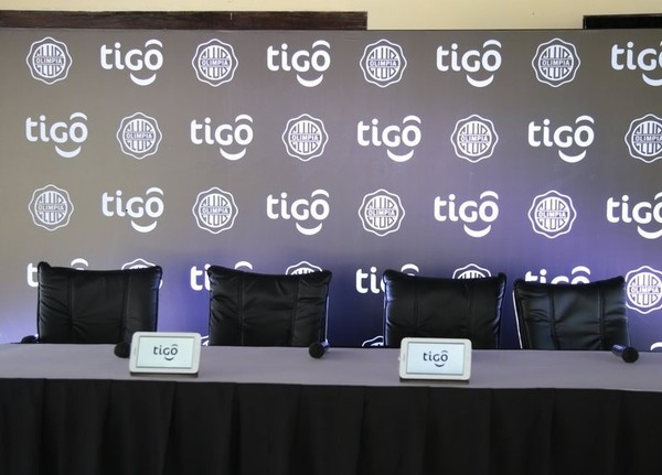 Tigo reafirma su compromiso con el fútbol local - Radio 1000 AM