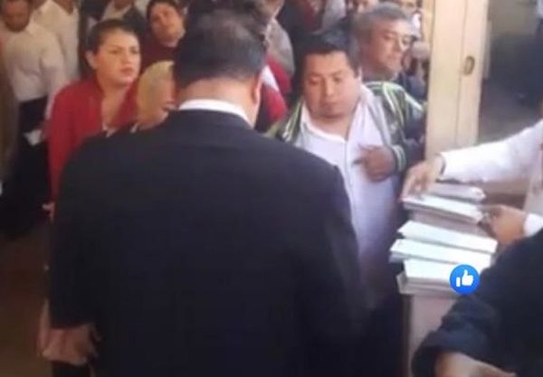Atraso en el inicio de la jornada laboral en la Municipalidad de CDE