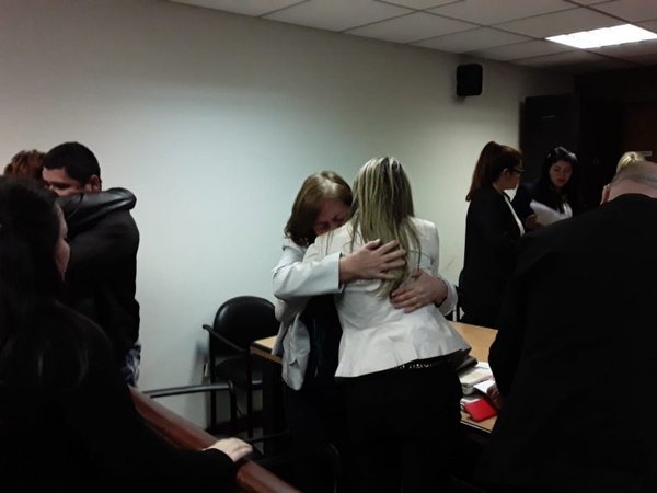 Tribunal absuelve a exministra de la SEN - Nacionales - ABC Color