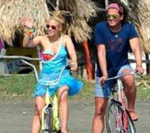 Absuelven a Shakira y Carlos Vives por plagio en 'La Bicicleta' - Paraguay.com