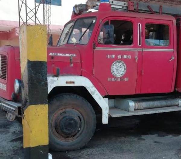 Desconocidos rocían con combustible vehículos de bomberos | Radio Regional 660 AM