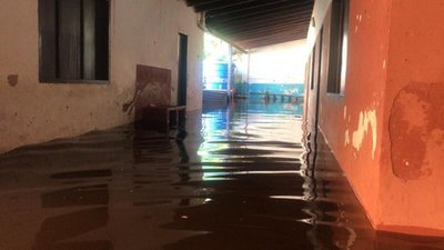 Escuela San Cayetano bajo agua - Fotos - ABC Color