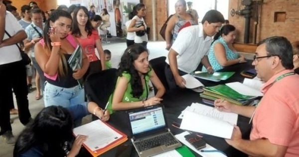 Realizan feria de empleo para puestos de liderazgo en importantes empresas » Ñanduti