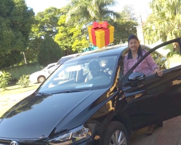 ¡Haedo le regaló un auto a su mami!