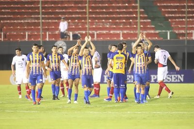 LUQUEÑO LE GANÓ EN “SECO”
