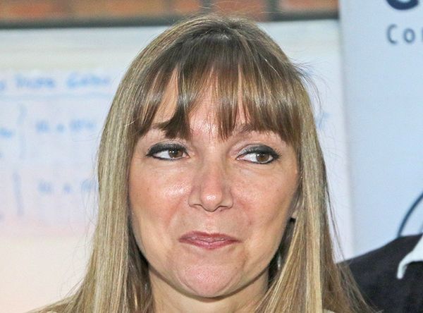 Bacigalupo cambia a cuestionada directora