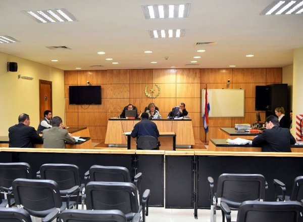 Exsacerdote afronta juicio oral por coacción sexual - Edicion Impresa - ABC Color