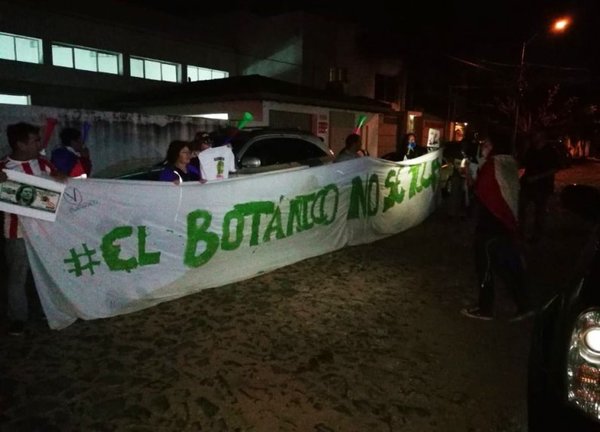 Abuchean a Ferreiro y piden intervención - Edicion Impresa - ABC Color