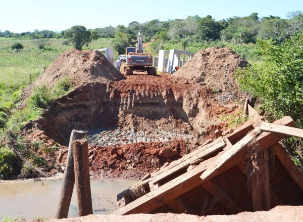 Urge renovar máquinas del MOPC en San Pedro - Edicion Impresa - ABC Color