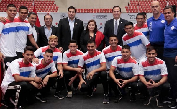 Los Pynandi reciben becas - Edicion Impresa - ABC Color