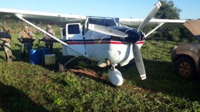 Operativo con 12 detenidos, incautación de aeronave y droga - ADN Paraguayo