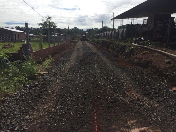 Enripiado en calle vecinal, ante falta de recursos - ADN Paraguayo