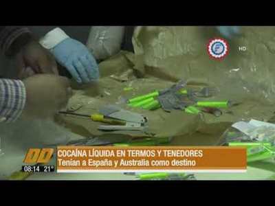 Cocaína líquida en termos y tenedores.
