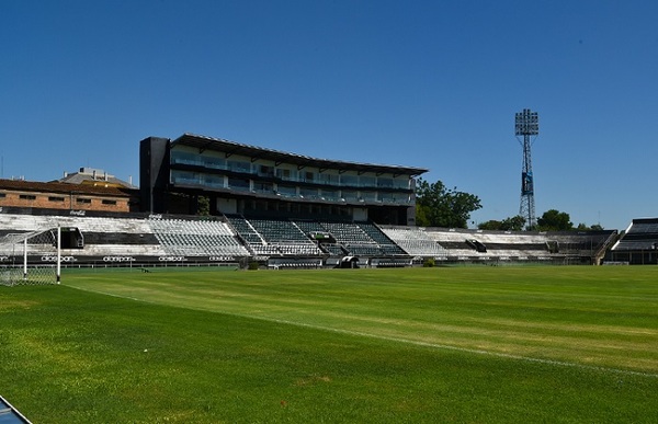 El Decano oficializó el nuevo nombre de su estadio - ADN Paraguayo