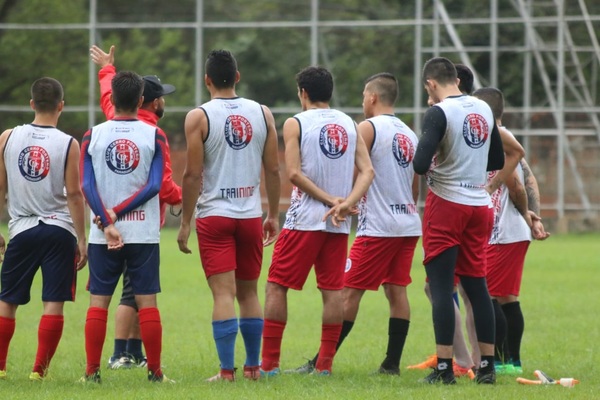 Con tres victorias se cumplieron los duelos de ida del torneo paranaense - ADN Paraguayo
