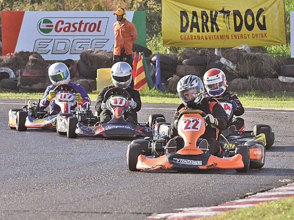 Corren la fecha 4 del karting