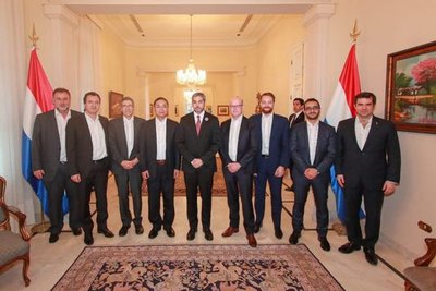 Presidente Abdo Benítez recibió a miembros del directorio del FMI » Ñanduti