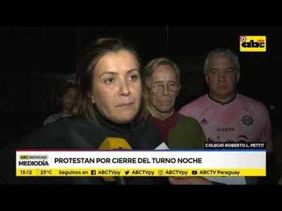 Colegio Roberto L. Petit: Protestan por cierre del turno noche - Tv - ABC Color