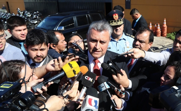 Esperará informe oficial sobre detención de agentes policiales en procedimiento - Radio 1000 AM