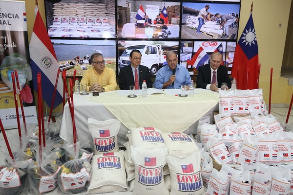 Gobierno de Taiwán dona arroz y kits de limpieza e higiene a damnificados | .::Agencia IP::.