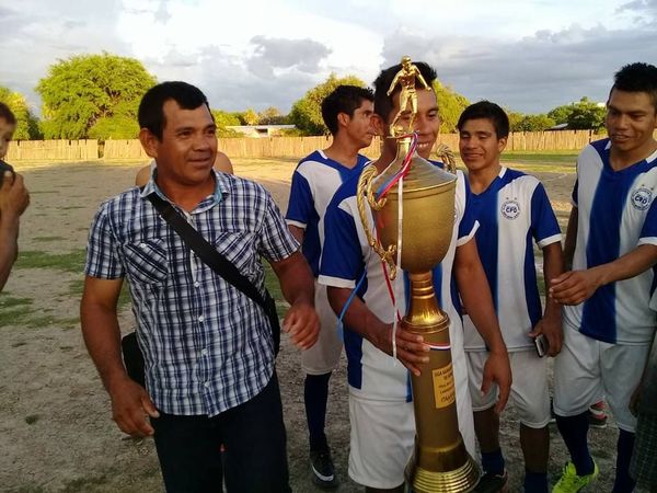 Piden botines para jugar la Copa Paraguay