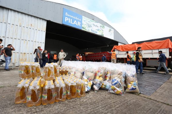 Gobierno distribuye cerca de 1.500 toneladas de alimentos para familias afectadas por inundaciones | .::Agencia IP::.