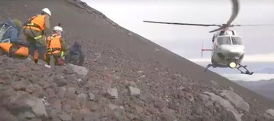 Muere turista tras caer en volcán