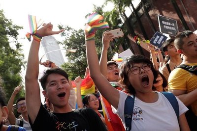 Taiwán ya legalizó el matrimonio gay avei