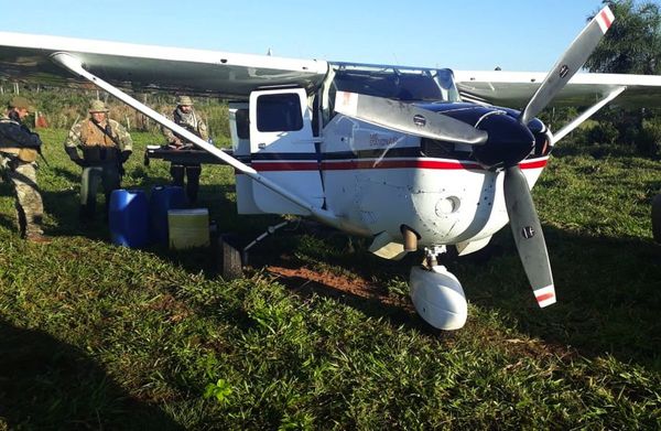 Senad incautó avioneta, droga y detuvo a 7 policías en San Pedro