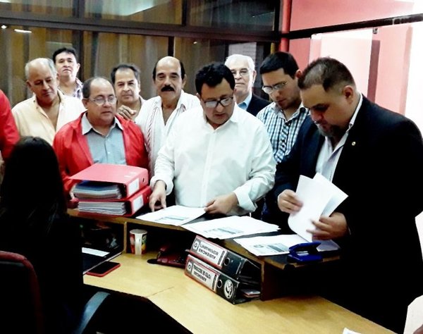Presentan en ANR cambios en estatuto - Edicion Impresa - ABC Color