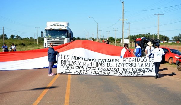 Cierran ruta Concepción-Pozo Colorado para exigir arreglo - Edicion Impresa - ABC Color