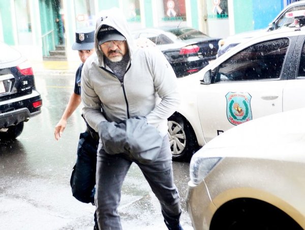 Exdirector seguirá en prisión - Edicion Impresa - ABC Color
