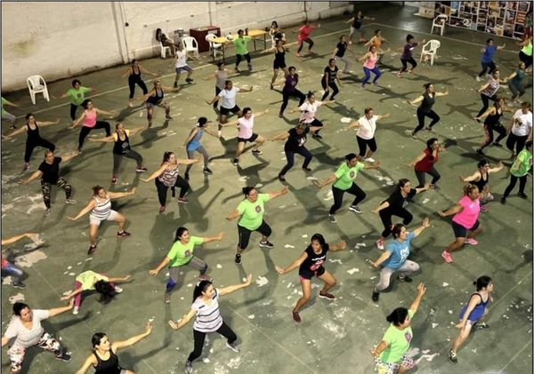 Zumba para las madres en Lambaré - Estilo De Vida - ABC Color