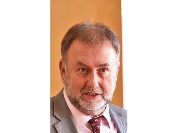 Tesoro busca aliviar déficit fiscal con fondos de la EBY