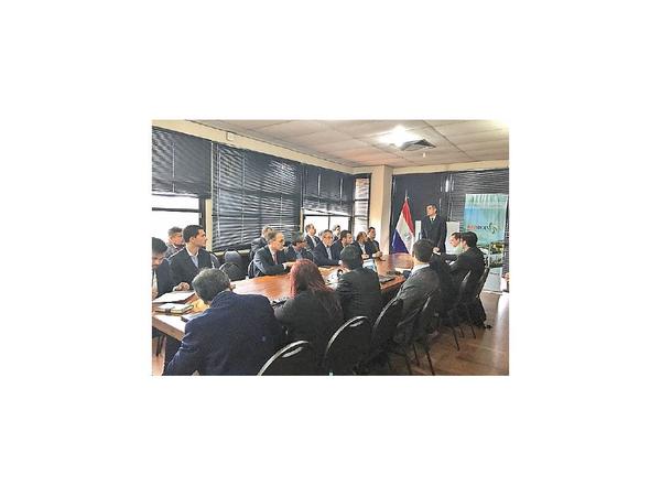 Tres grupos de empresarios bolivianos exploraron el país