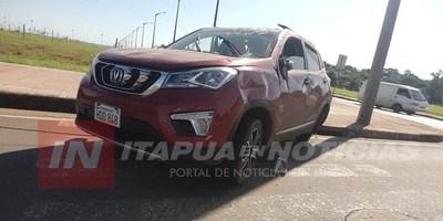 ENCARNACIÓN: CHOQUE Y VUELCO SOBRE AVDA. JAPÓN Y ANTEQUERA