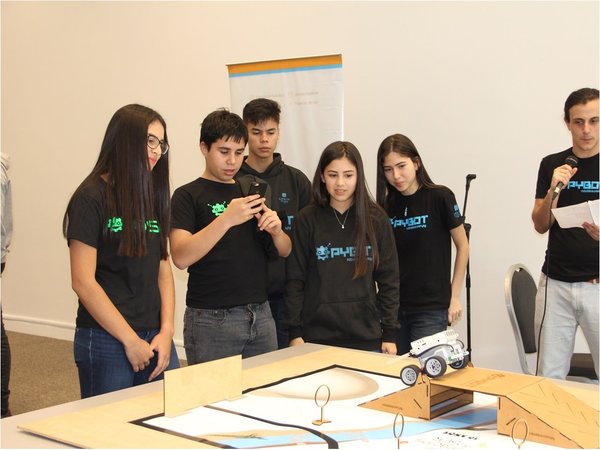 Organizan torneo nacional de robótica para niños y adolescentes