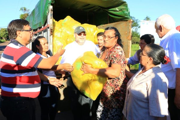 Continúa la entrega de aportes por emergencia en todo el país | .::Agencia IP::.