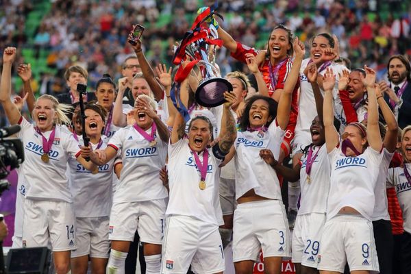 Lyon goleó al Barça y alcanzó otra Champions