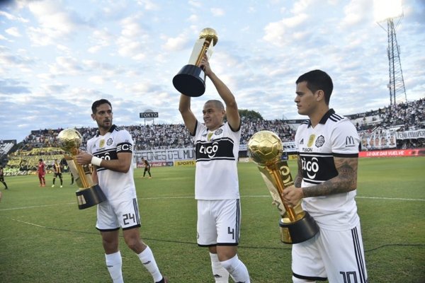 Verón se despidió del fútbol - Deportes - ABC Color