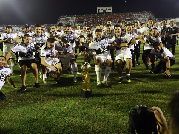 Los campeones invictos del fútbol paraguayo