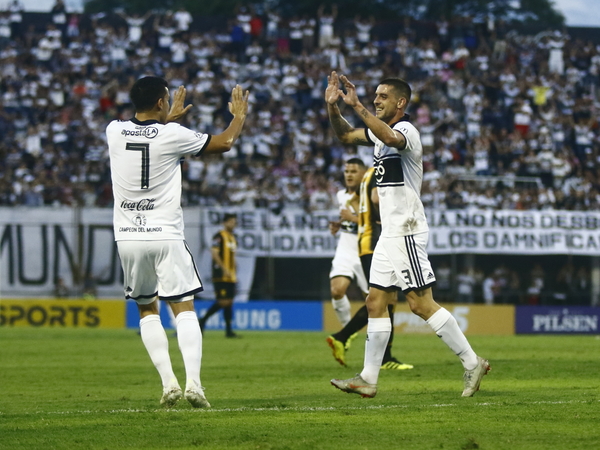 Olimpia le ganó a Guaraní y coronó el título con el invicto