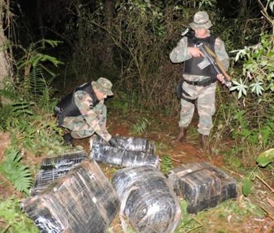 ATRAPARON A DOS NARCOS E INCAUTARON 330 KILOS DE MARIHUANA EN DOS PROCEDIMIENTOS EN ARGENTINA