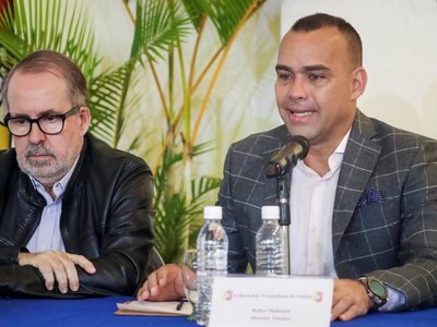 Dudamel afirma que a Venezuela le tocó crecer "de la mano con la derrota"