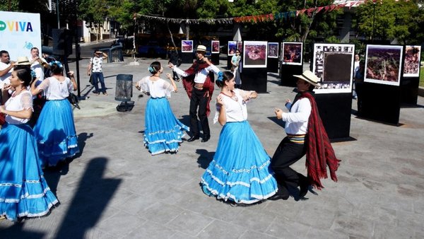 Una fotogalería a cielo abierto - Edicion Impresa - ABC Color