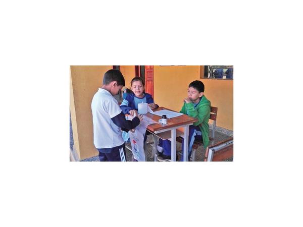 Justicia Electoral de Santaní asiste elecciones de niños