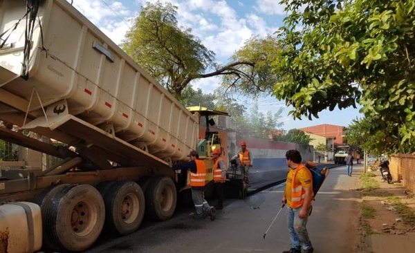 HOY / Intensas labores para poner a punto las calles de San Lorenzo